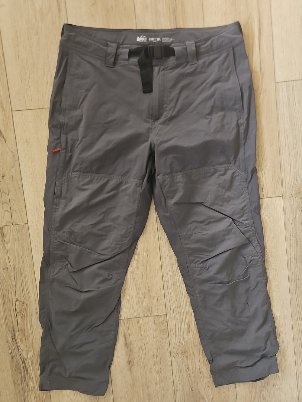 REI Co-Op Men's Gray Cargo Hiking Utility Outdoor Pants with Integrated Belt 38